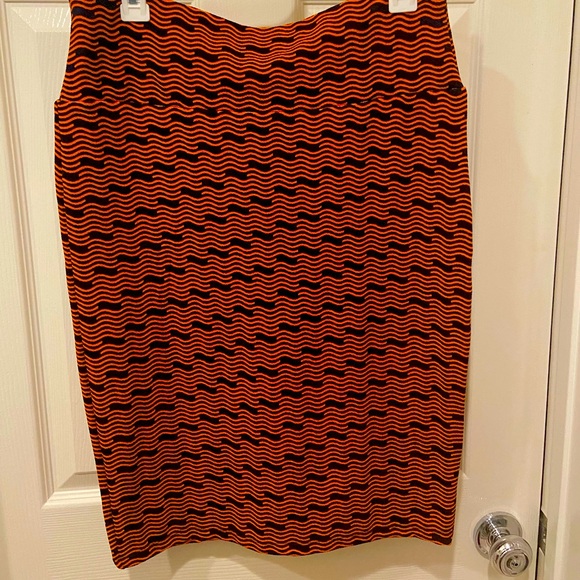 LuLaRoe Dresses & Skirts - LuLaroe Cassie cute pencil skirt szM